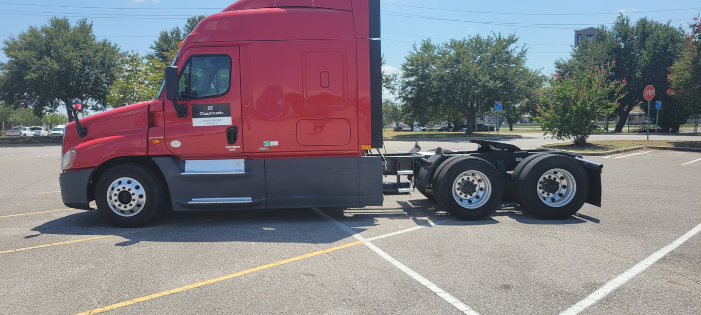 2014 FREIGHTLINER CASCADIA SLEEPER SEMI-TRUCK 2023M0166