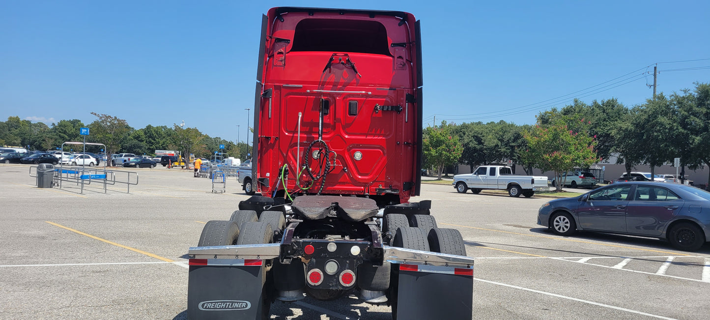 2014 FREIGHTLINER CASCADIA SLEEPER SEMI-TRUCK 2023M0166