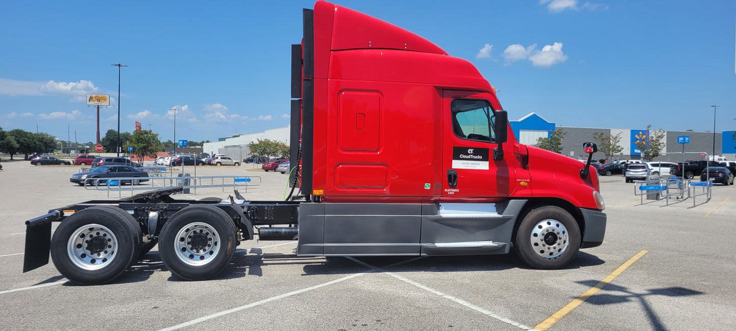 2014 FREIGHTLINER CASCADIA SLEEPER SEMI-TRUCK 2023M0166