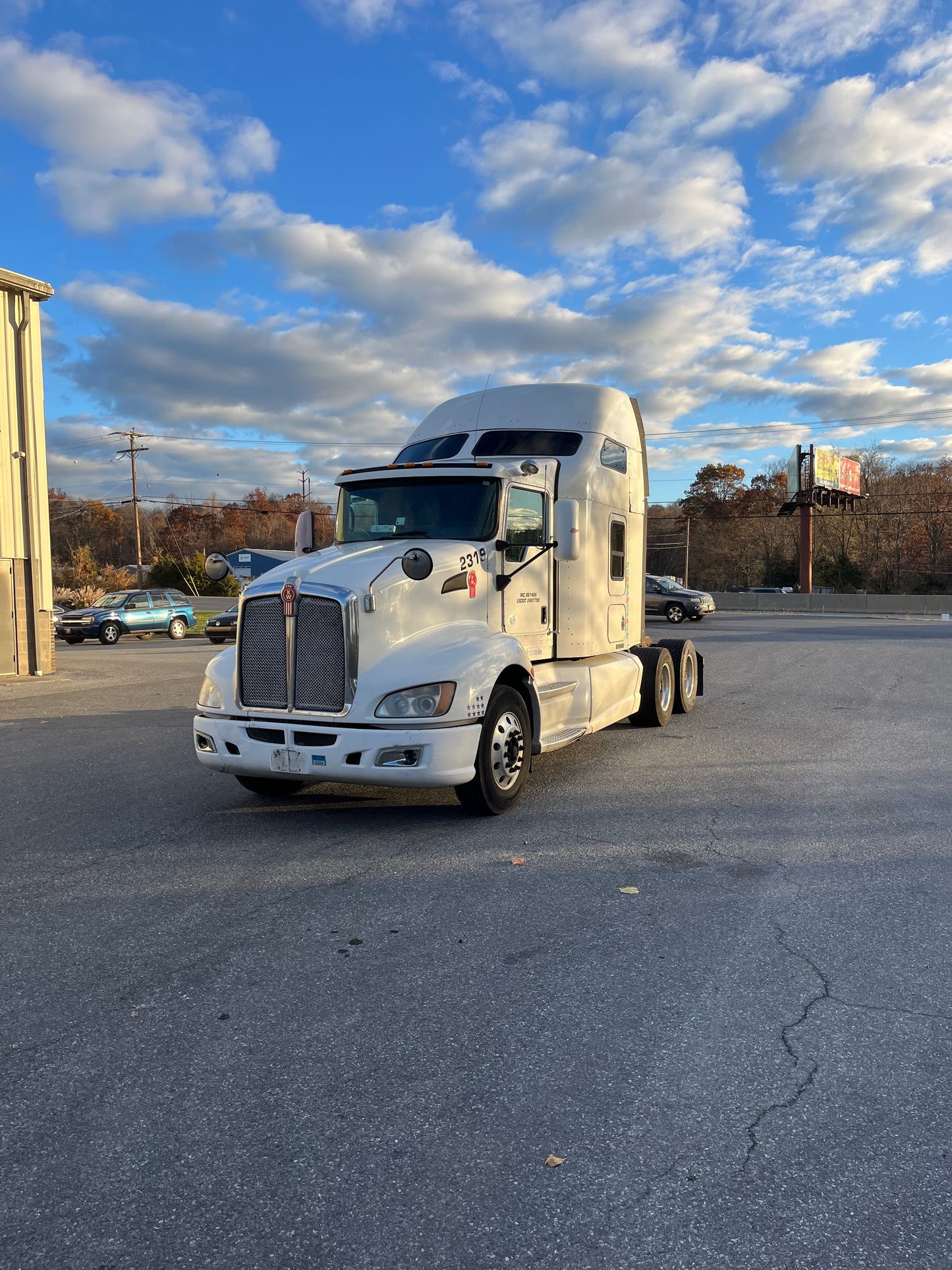 2010 Kenworth T660 Sleeper Semi-Truck Cummins ISXST 2023M0185