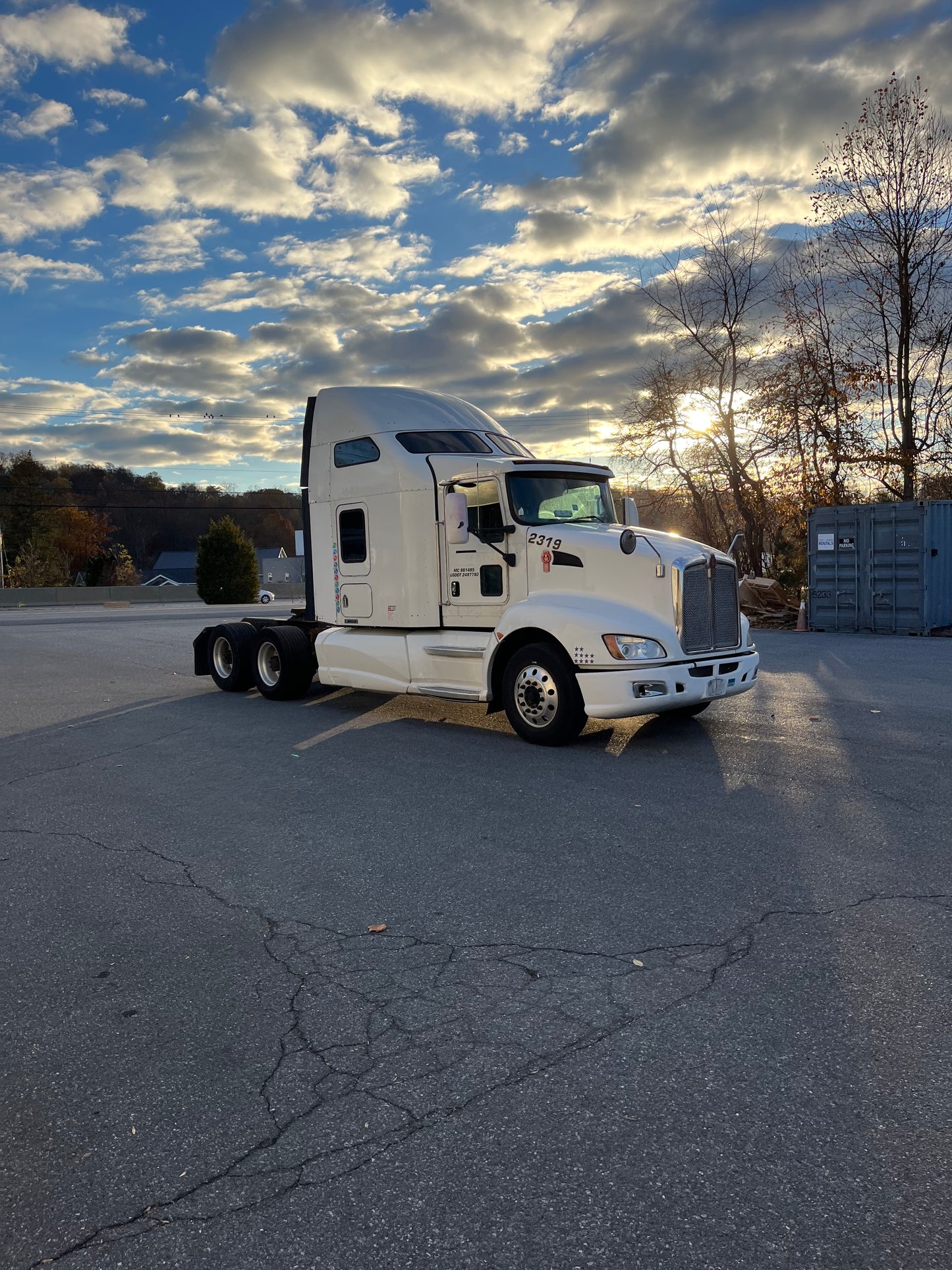 2010 Kenworth T660 Sleeper Semi-Truck Cummins ISXST 2023M0185