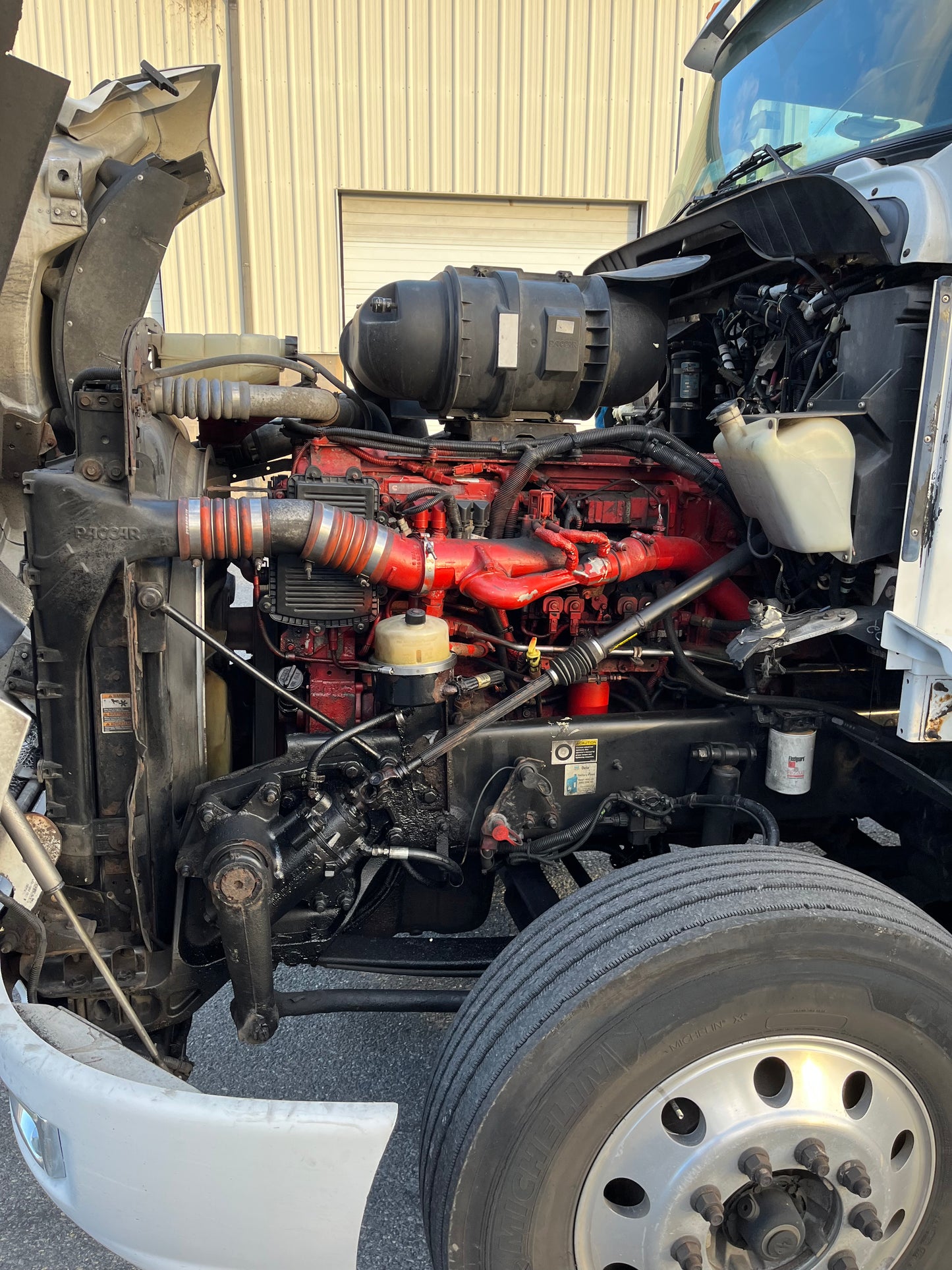 2010 Kenworth T660 Sleeper Semi-Truck Cummins ISXST 2023M0185