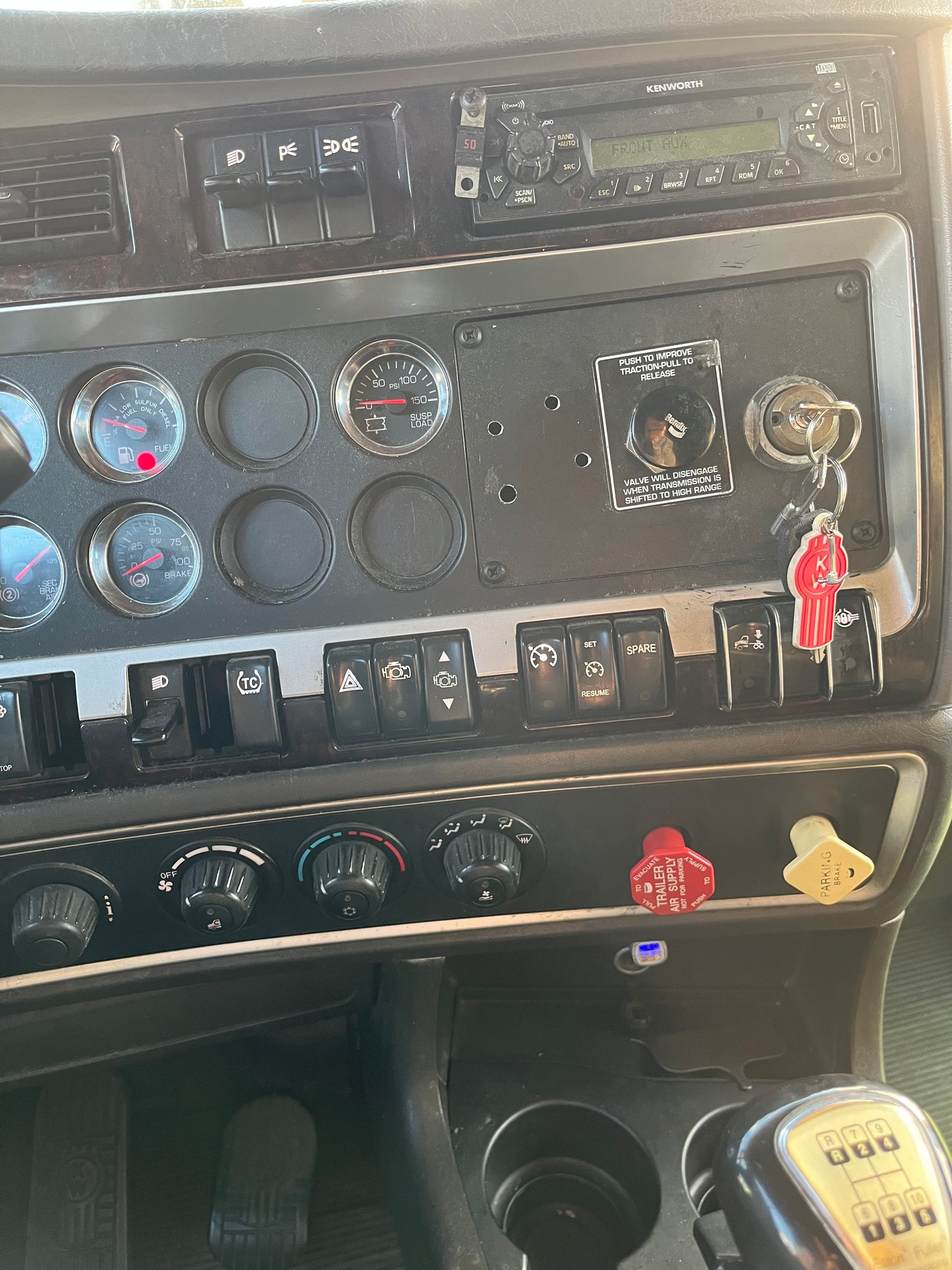 2010 Kenworth T660 Sleeper Semi-Truck Cummins ISXST 2023M0185