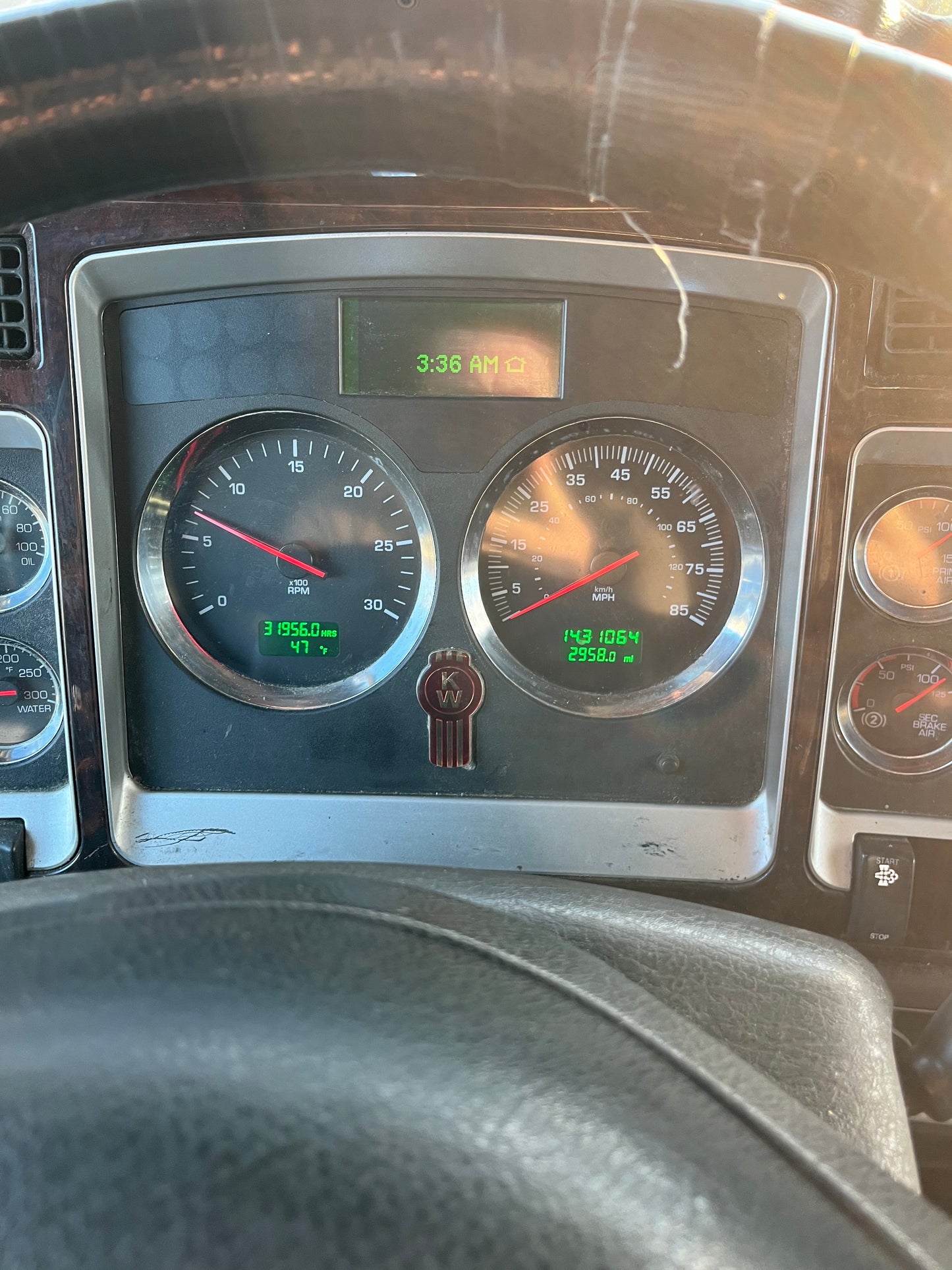 2010 Kenworth T660 Sleeper Semi-Truck Cummins ISXST 2023M0185