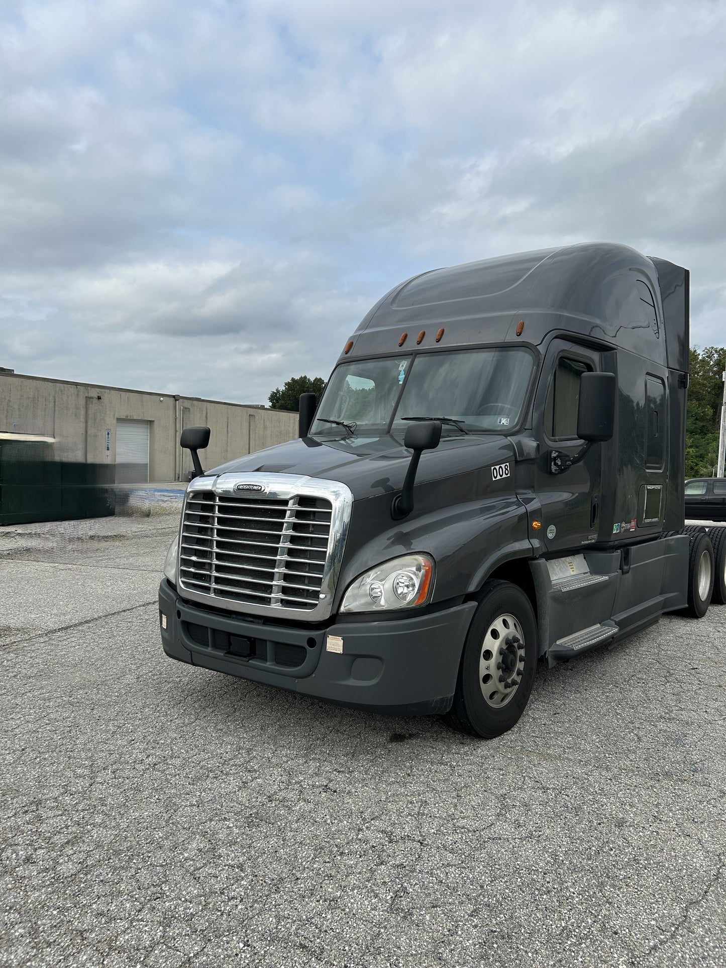 2018 Freightliner Cascadia Semi Sleeper Truck 2025M0125