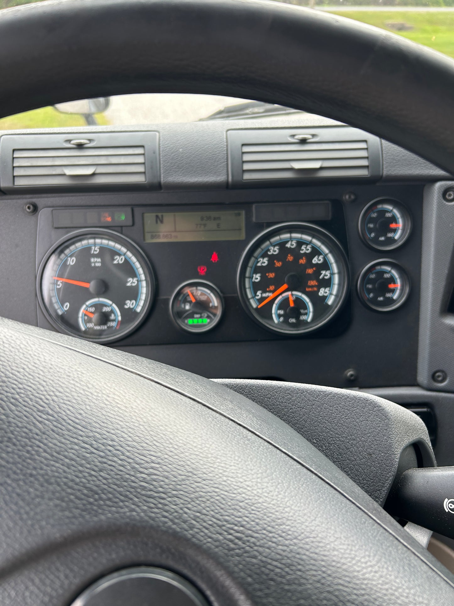 2018 Freightliner Cascadia Semi Sleeper Truck 2025M0125
