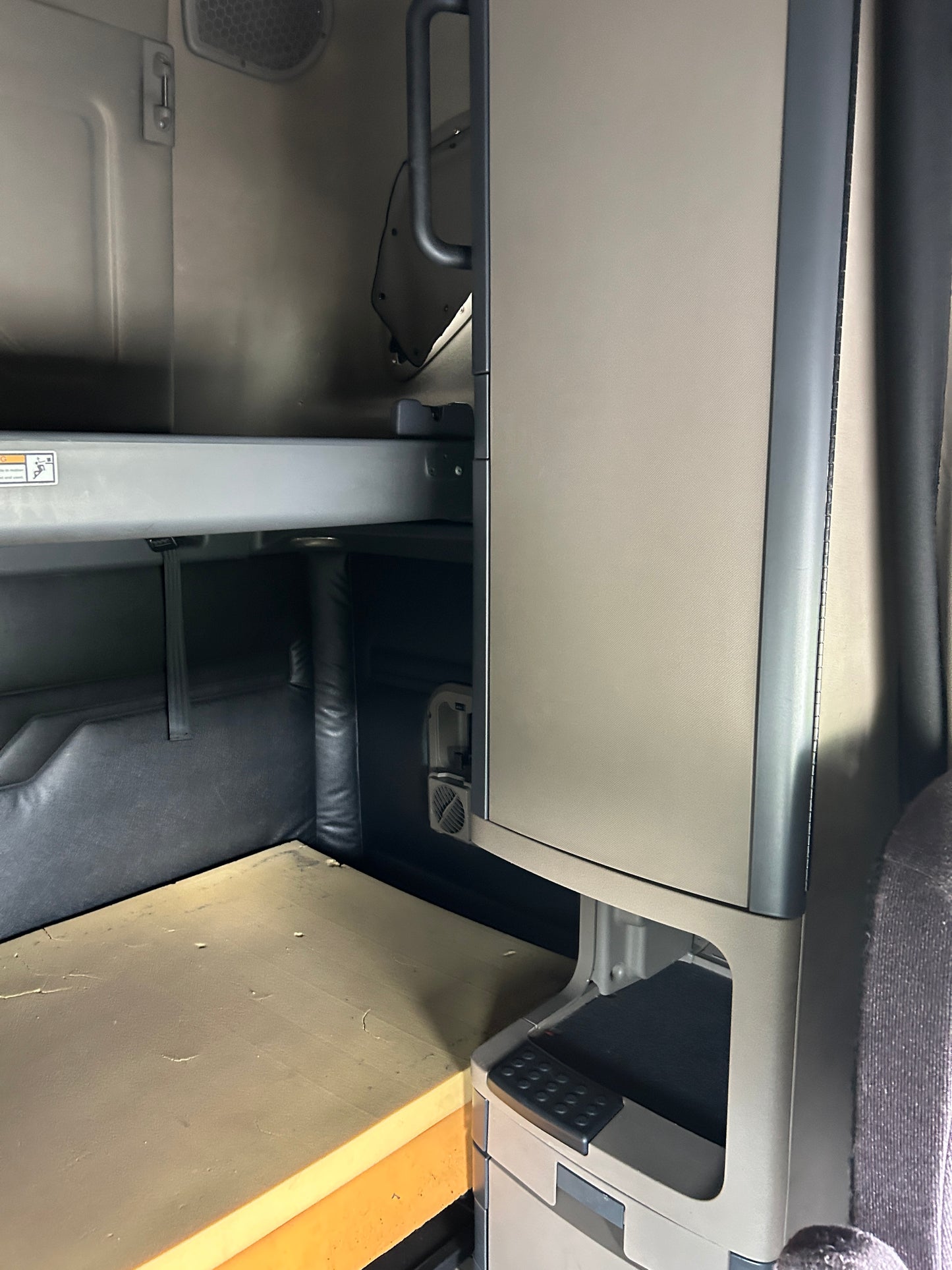 2018 Freightliner Cascadia Semi Sleeper Truck 2025M0125