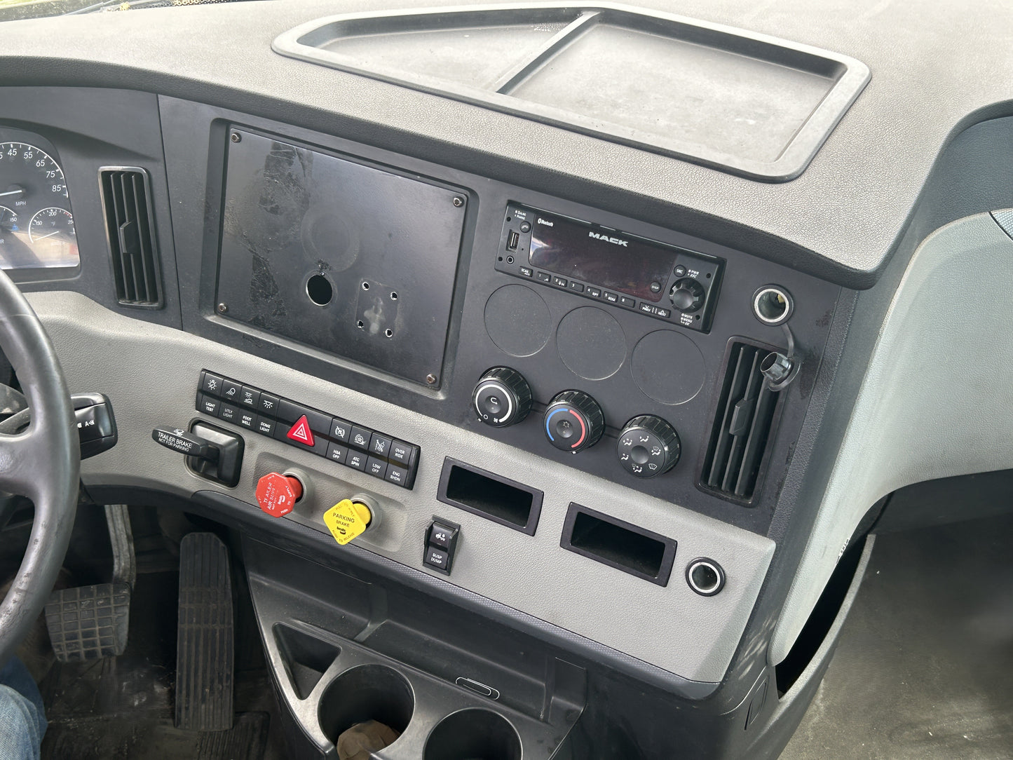 2018 Freightliner Cascadia S/A Daycab 2026M0244