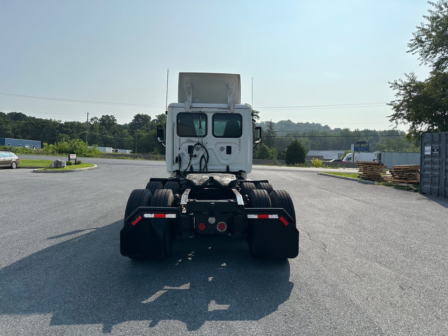2015 FREIGHTLINER CASCADIA DAYCAB SEMI-TRUCK 2023M0151