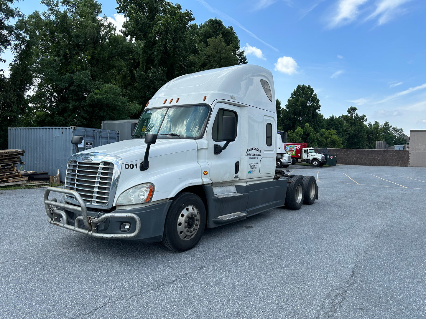 2016 FREIGHTLINER CASCADIA SLEEPER SEMI-TRUCK SKU 2023M0146