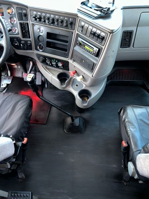 2012 Kenworth T700 Semi Sleeper Truck 2023M0186