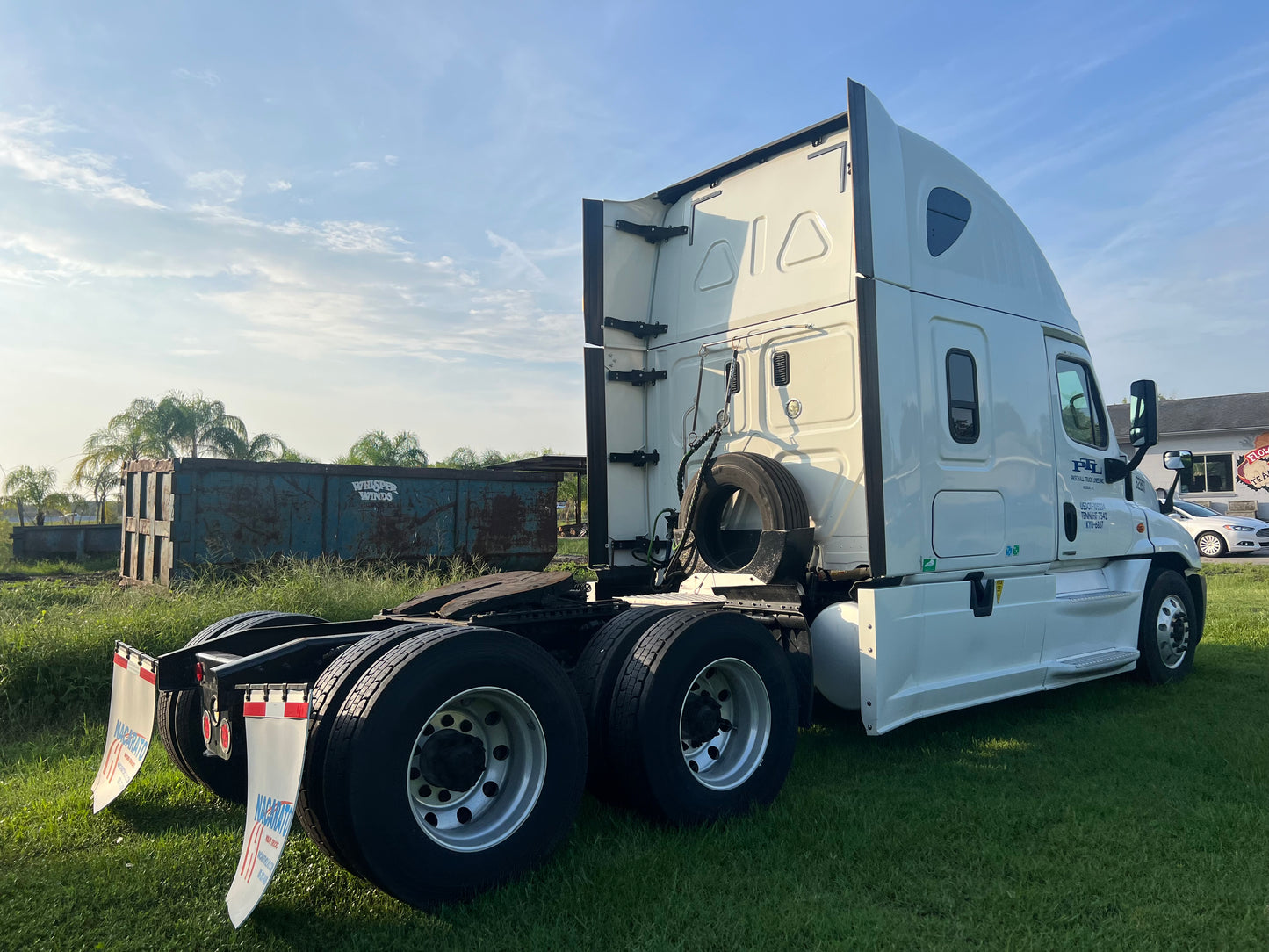 2016 FREIGHTLINER CASCADIA SLEEPER SEMI-TRUCK STOCK#2023M0156