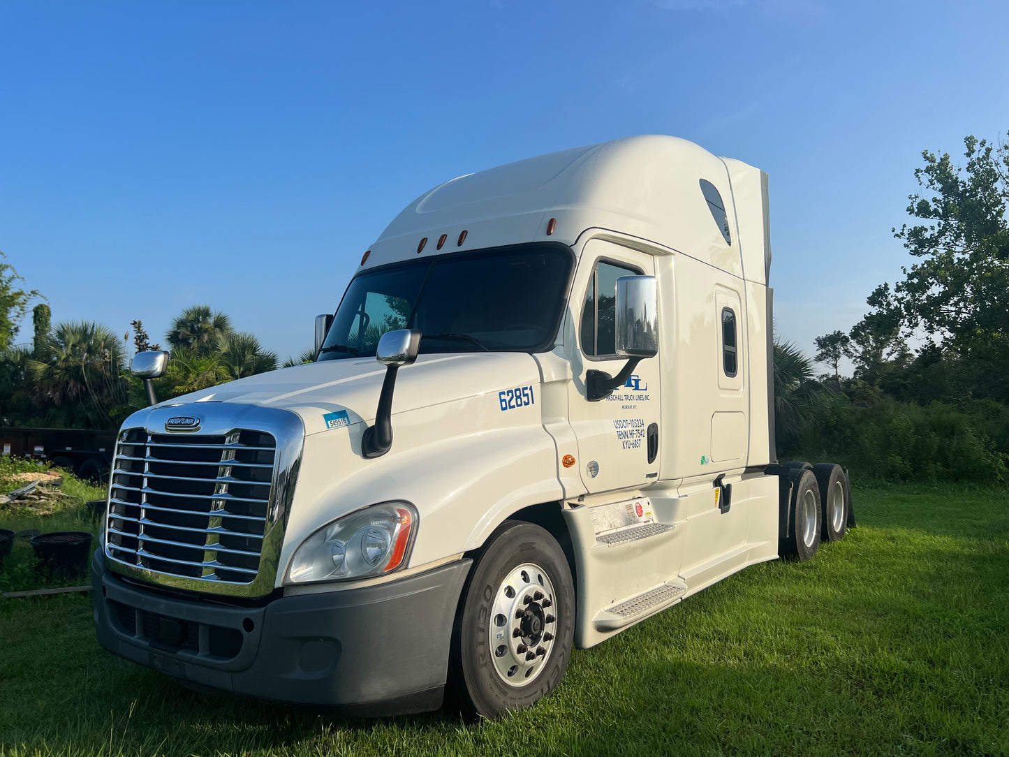 2016 FREIGHTLINER CASCADIA SLEEPER SEMI-TRUCK STOCK#2023M0156