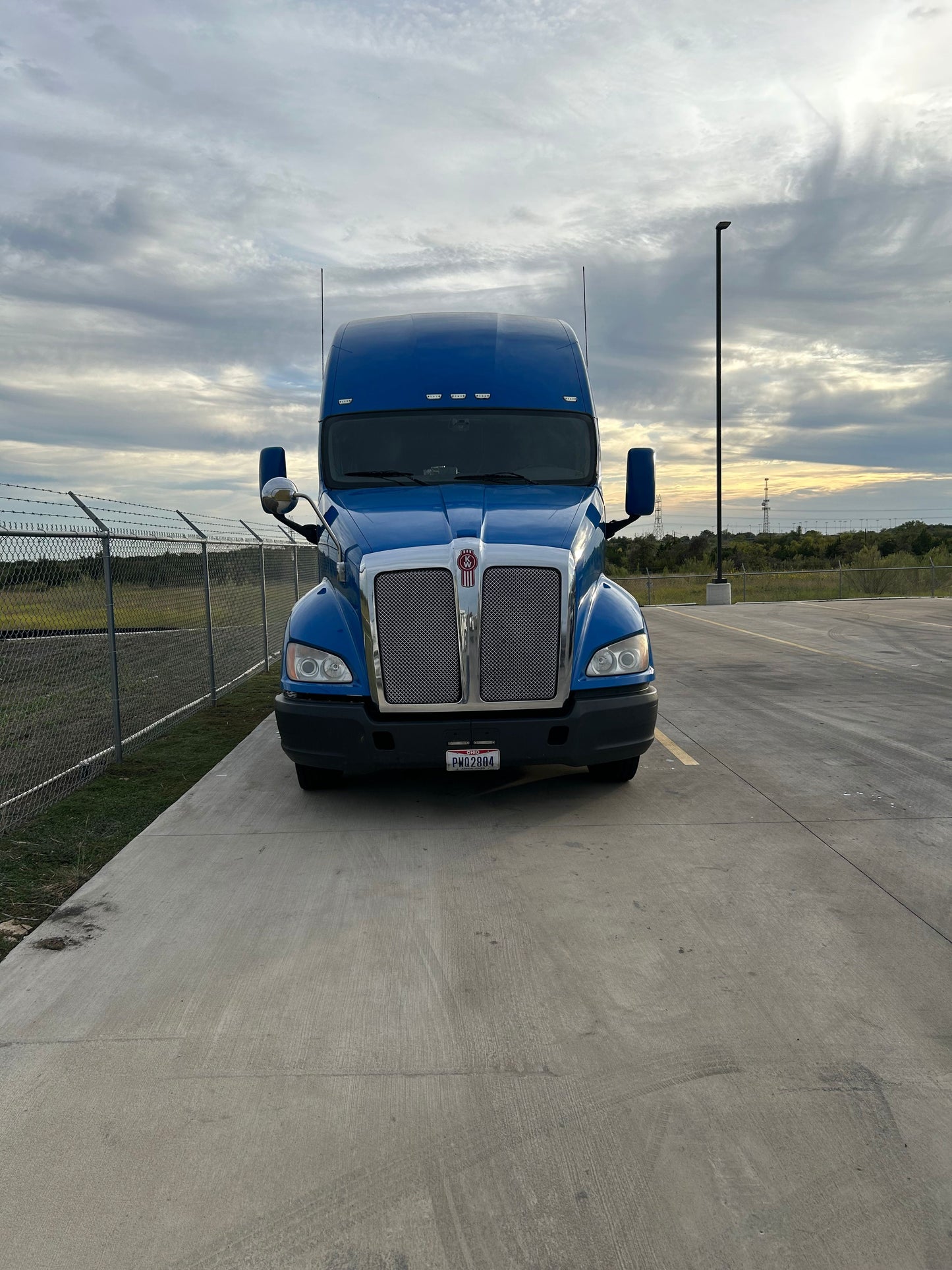 2012 Kenworth T700 Semi Sleeper Truck 2023M0186