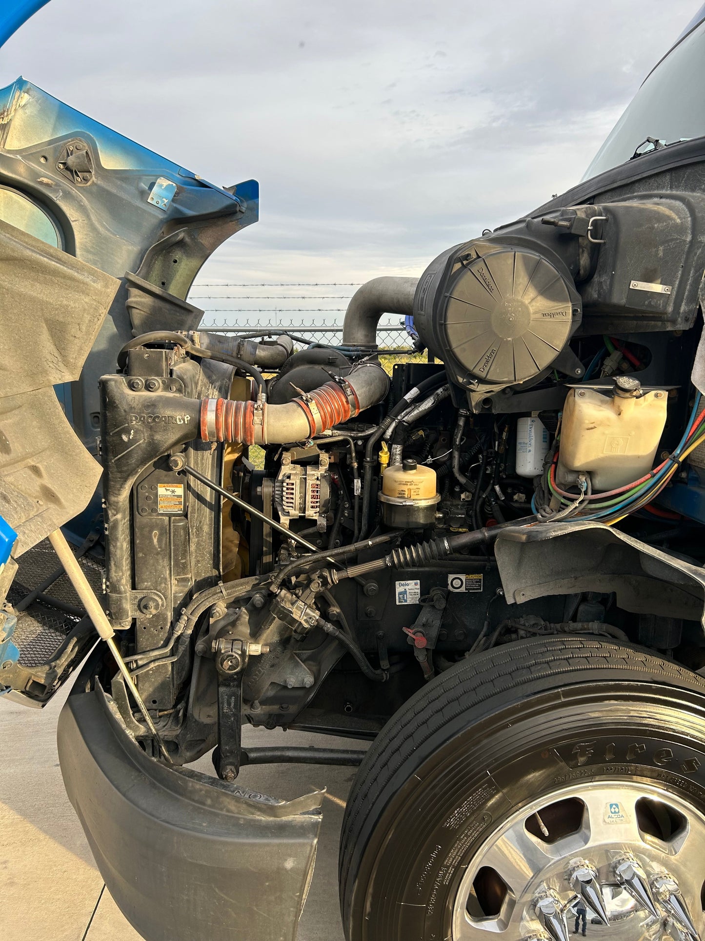 2012 Kenworth T700 Semi Sleeper Truck 2023M0186