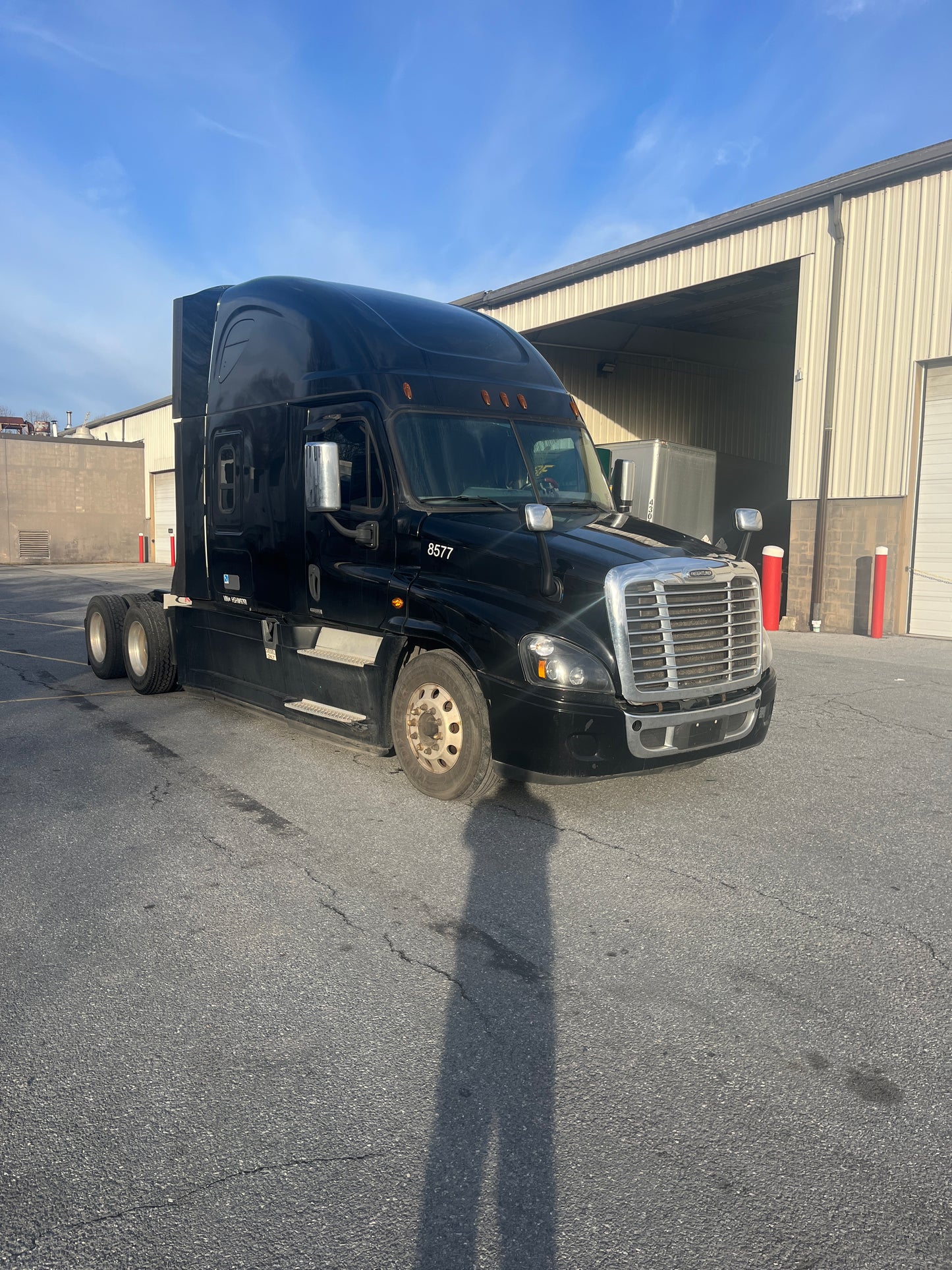 2017 Freightliner Cascadia Semi Sleeper truck 2024M0113