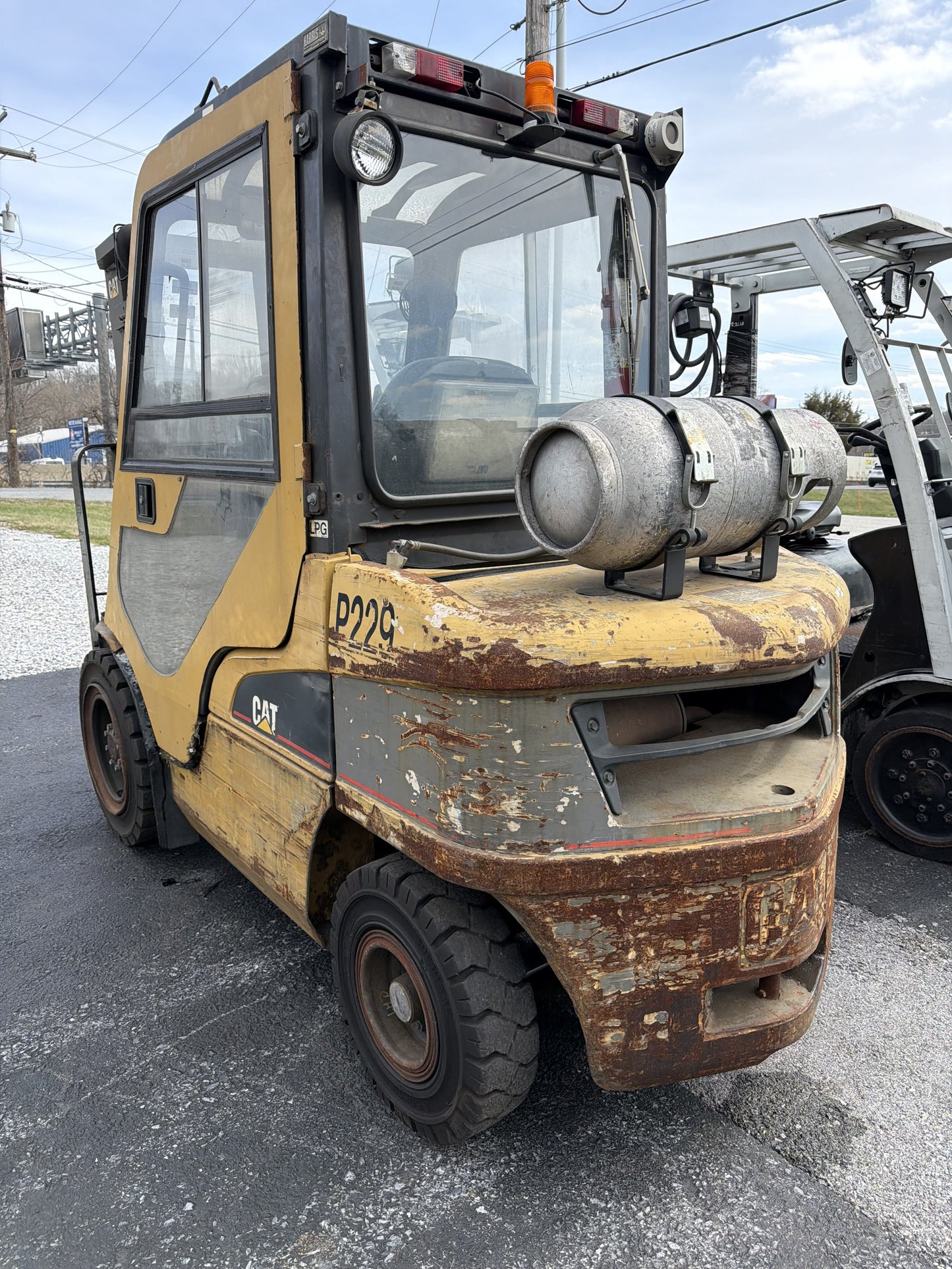 2006 CAT Two Stage Fork Lift