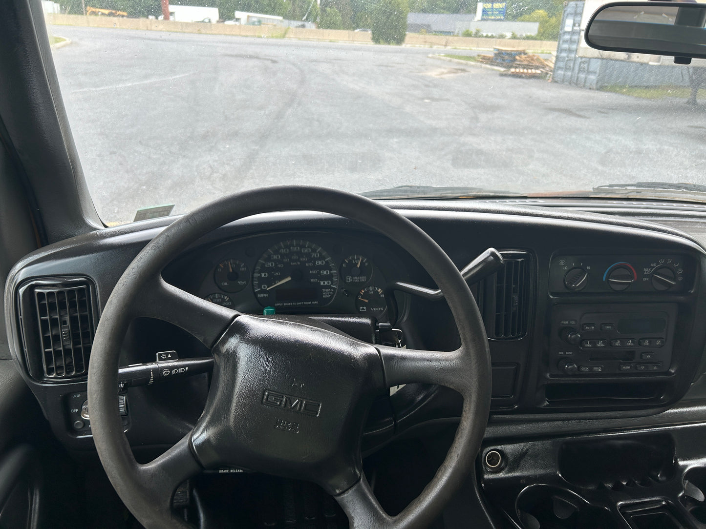 2002 GMC 3500 Savanna 10 person Van 2024M0138