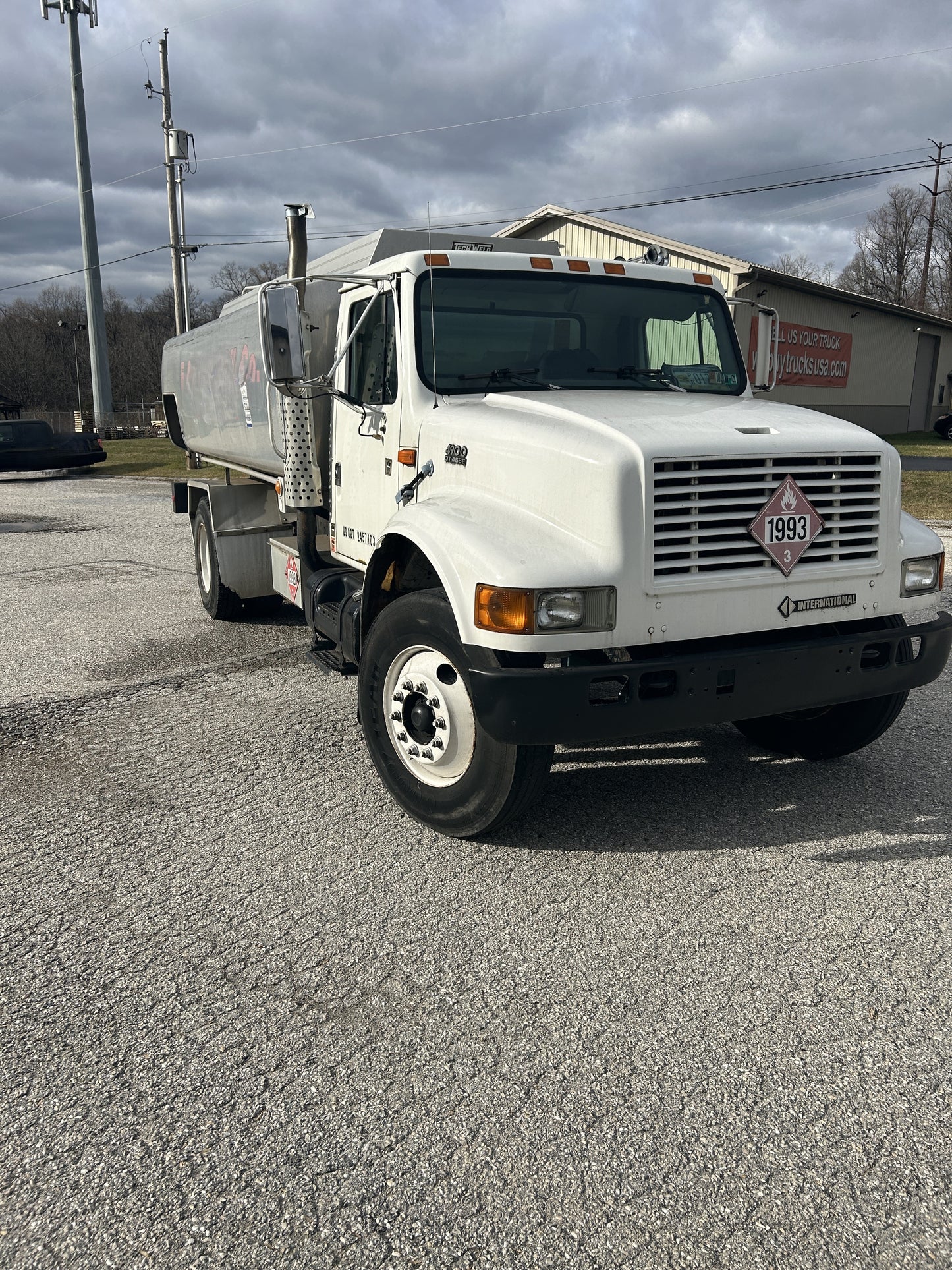 2016 Freightliner M2 Cab and Chassis CUMMINS Semi Truck 2024M0147