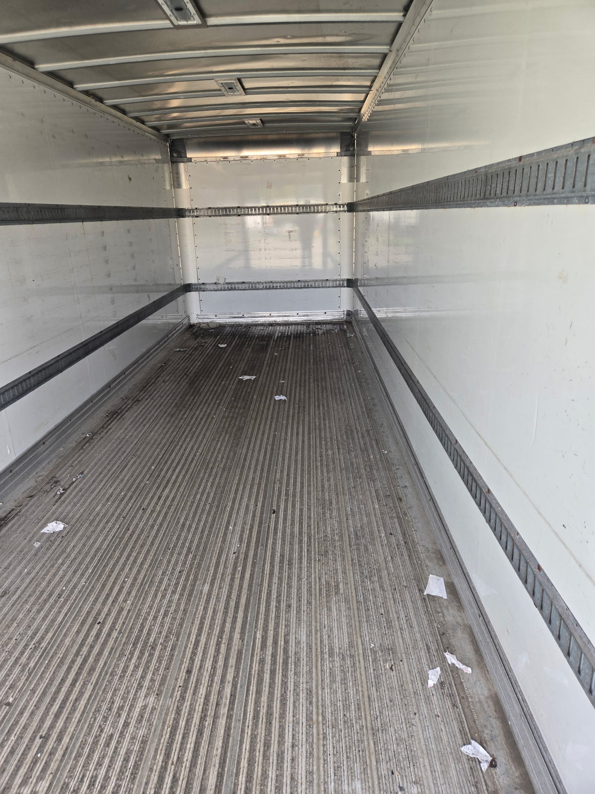 2017 Hino 268 26ft Box Truck 2026M0257