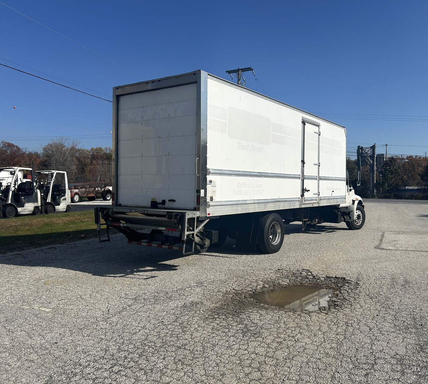 2019 International 4300 26FT Box Truck Cummins 2025M0176