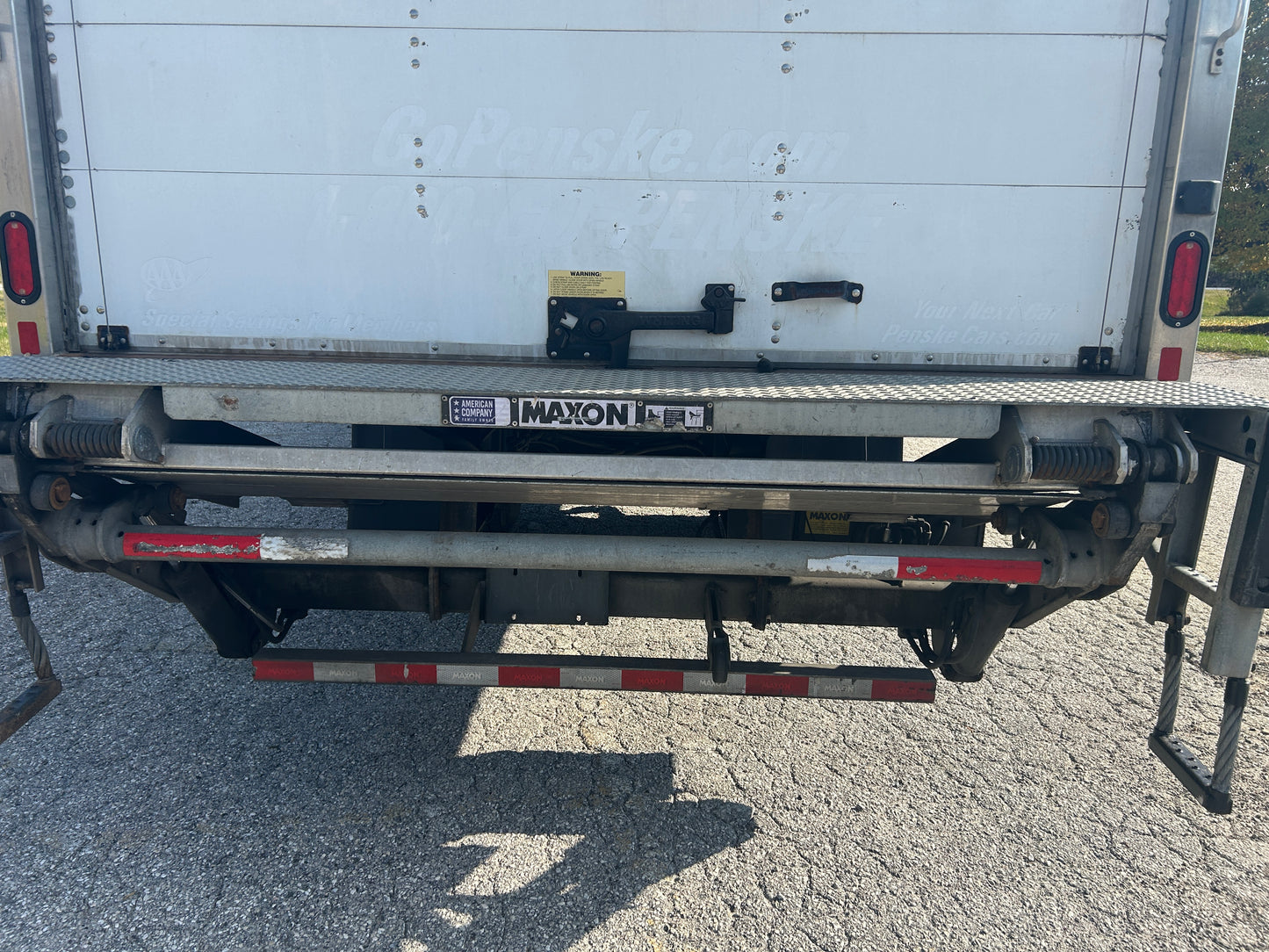 2019 International 4300 26FT Box Truck Cummins 2025M0176