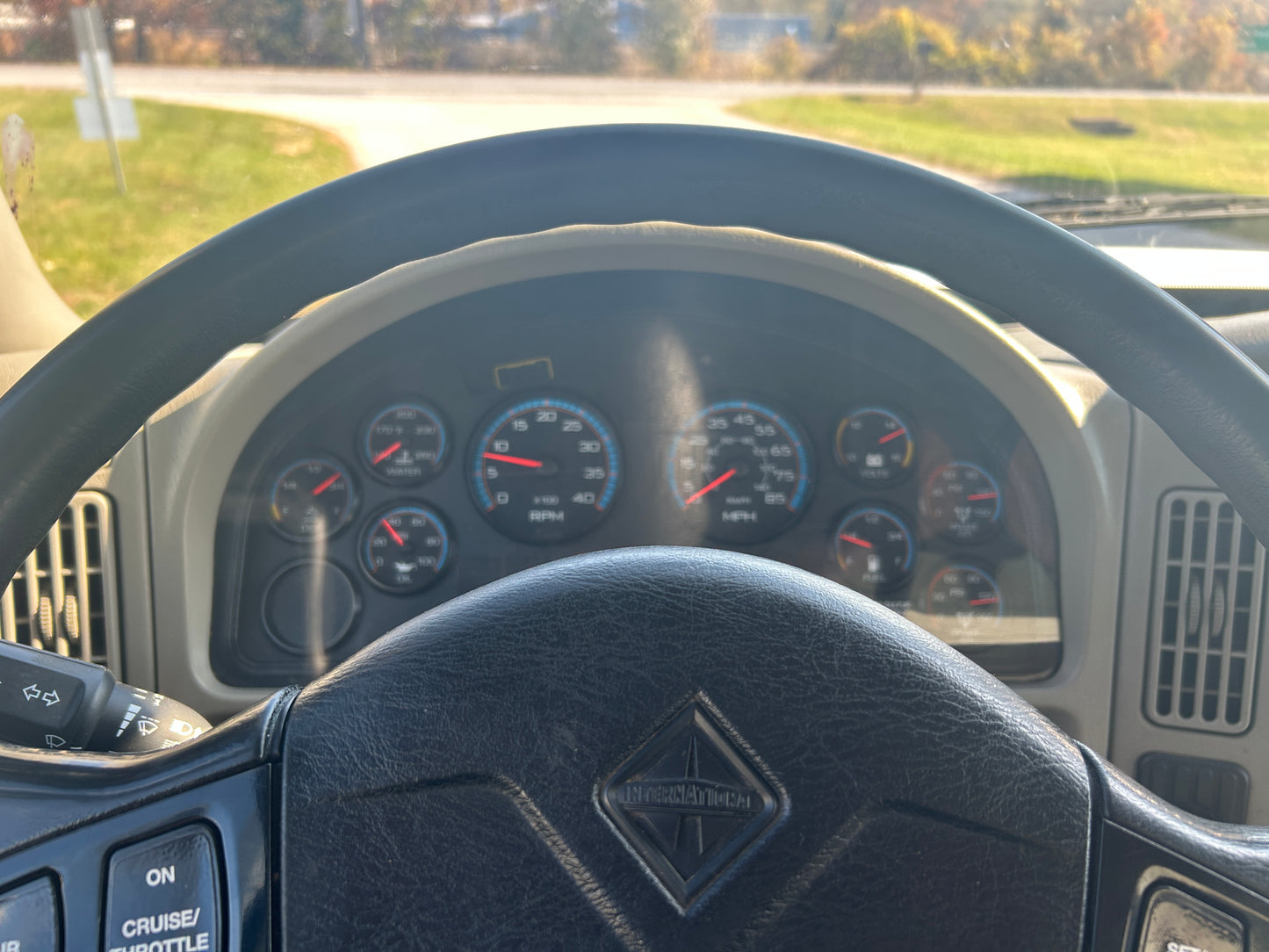 2019 International 4300 26FT Box Truck Cummins 2025M0176