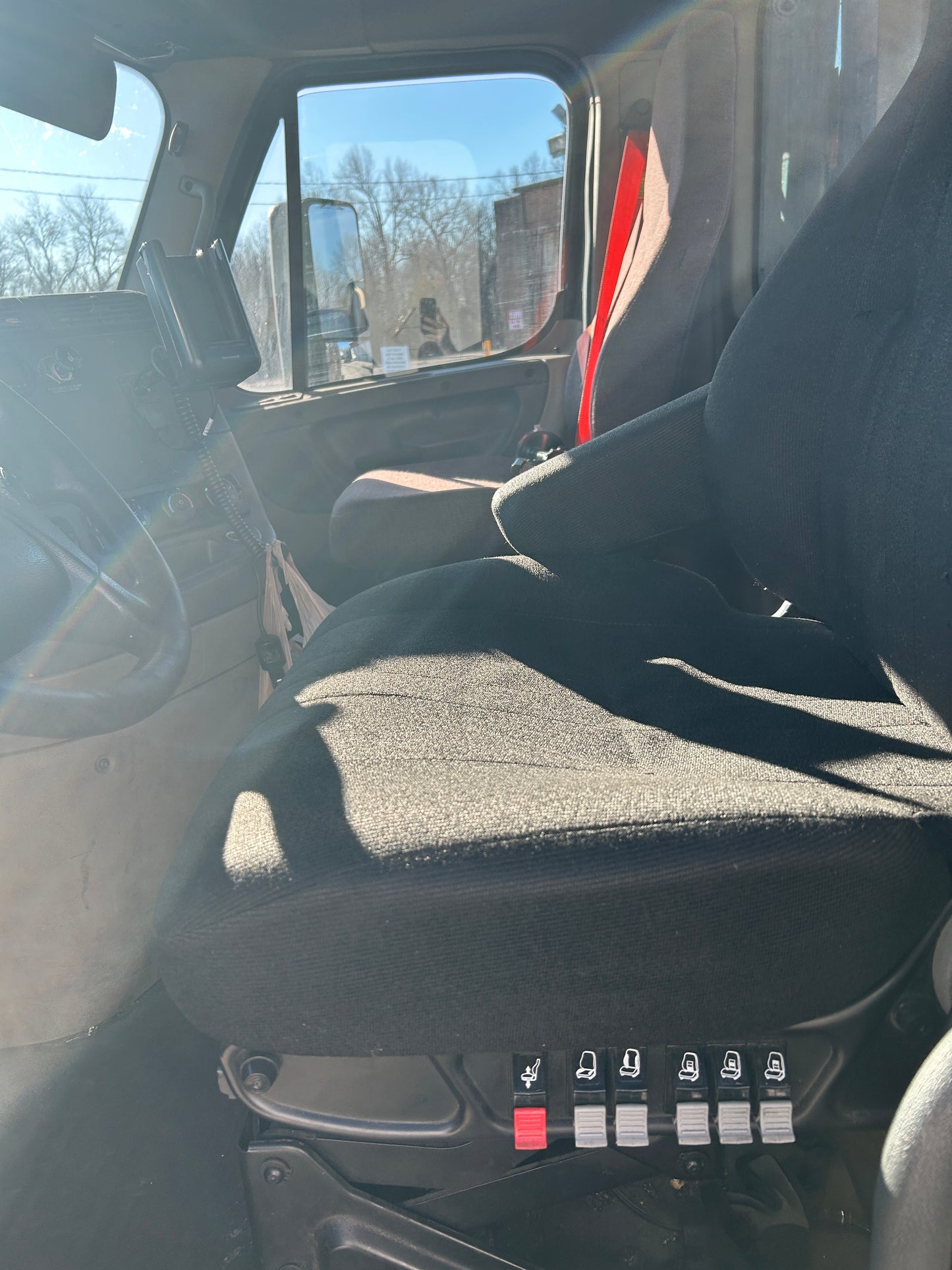 2017 Freightliner Cascadia S/A Daycab 2026M0245