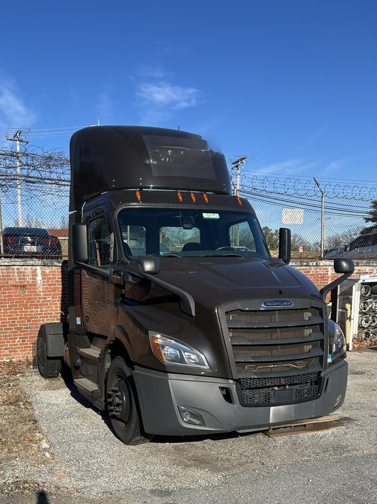 MECHANIC SPECIAL!  NEEDS A TRANSMISSION  2020 Freightliner Cascadia Single Axle 2026M0126