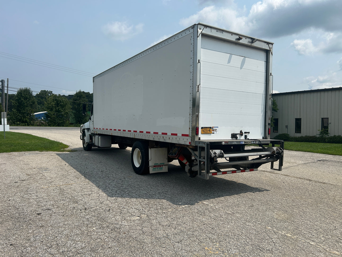 2017 Hino 268 26ft Box Truck 2026M0232