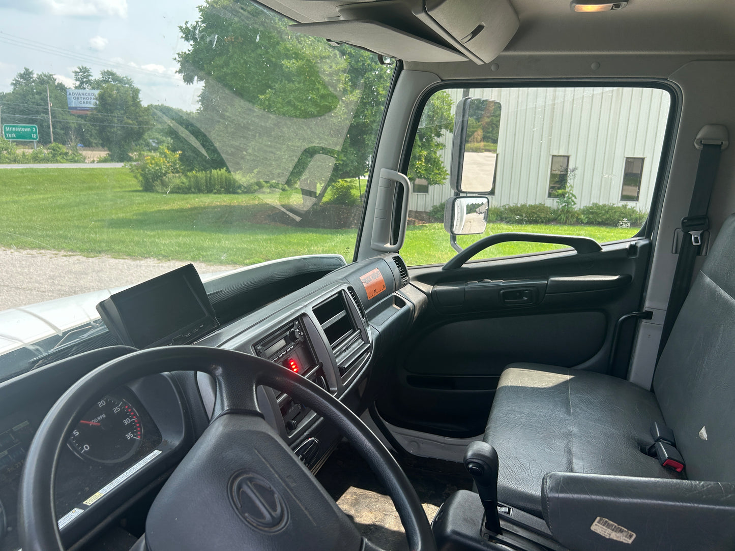 2017 Hino 268 26ft Box Truck 2026M0232
