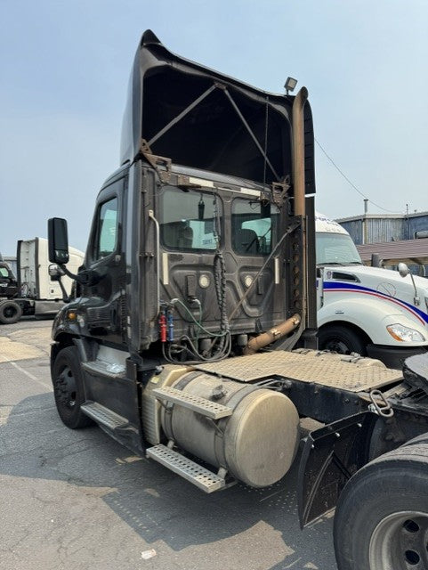2015 Freightliner Cascadia S/A Daycab 2026M0243
