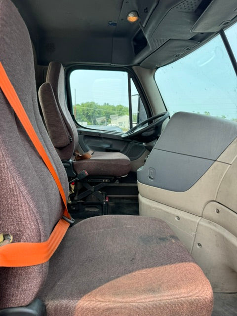 2015 Freightliner Cascadia S/A Daycab 2026M0243